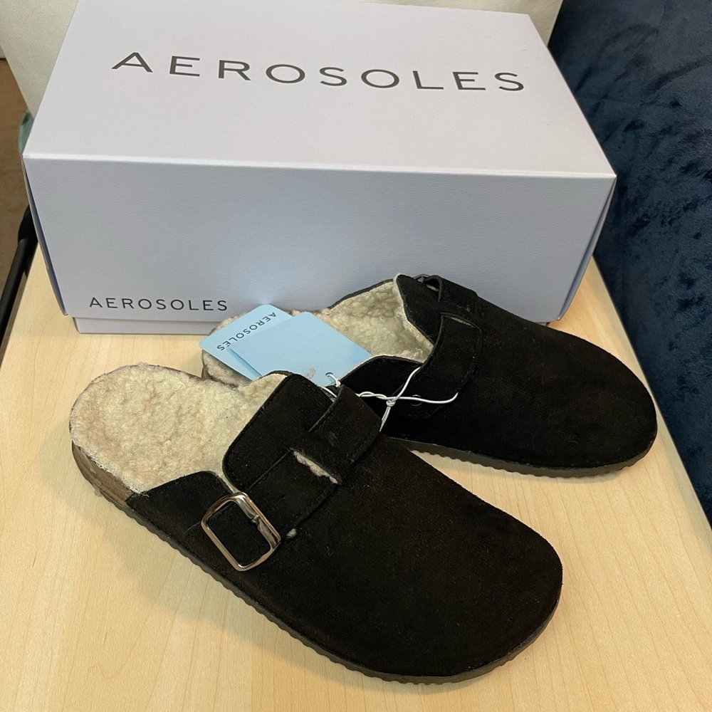 NWT‎ Aerosoles M Black Comfort Slippers w/ Design Buckle. Soft, Lightweight